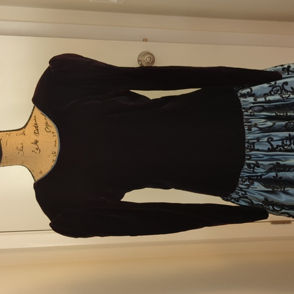 Velvet and teal tea length party dress - Picture 2 of 7